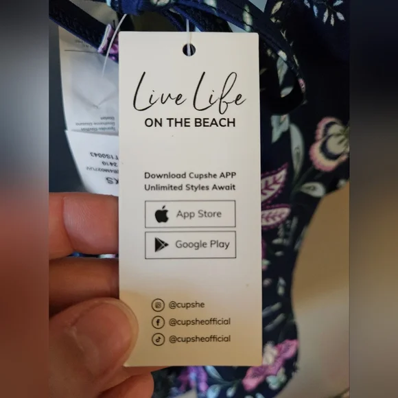 Cupshe One Piece 5 Items $10 - Picture 10 of 12